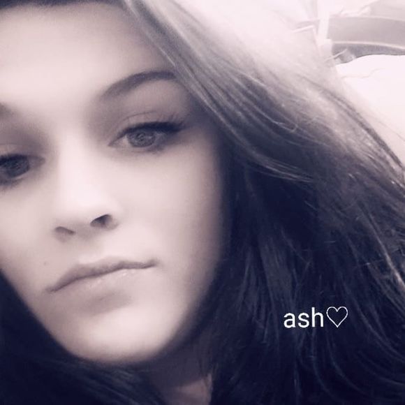 Meet your Posher, Ashley nicole - Picture 1 of 1